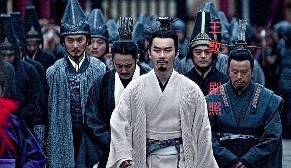 东晋开国没多久，就出这么档子事。王敦握着兵权，本以为稳稳的，结果皇帝开始动他的奶