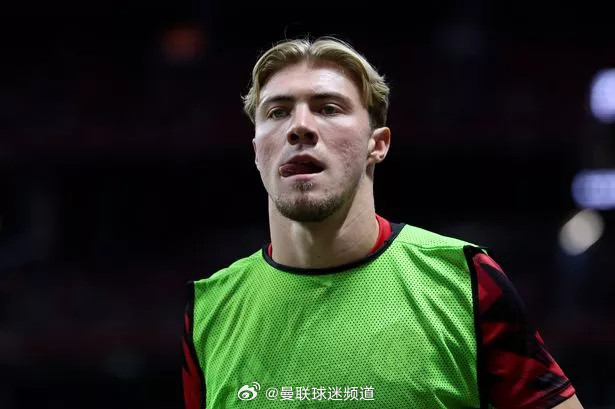 ESPN的RD霍伊伦不愿意今夏离开曼联。但他担心自己不得不转会才能在本赛季获得常