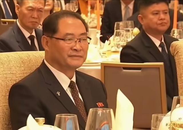7月11号，我国专门为访华的朝鲜总理一行人举办了纪念中朝友好合作互助条约签署65