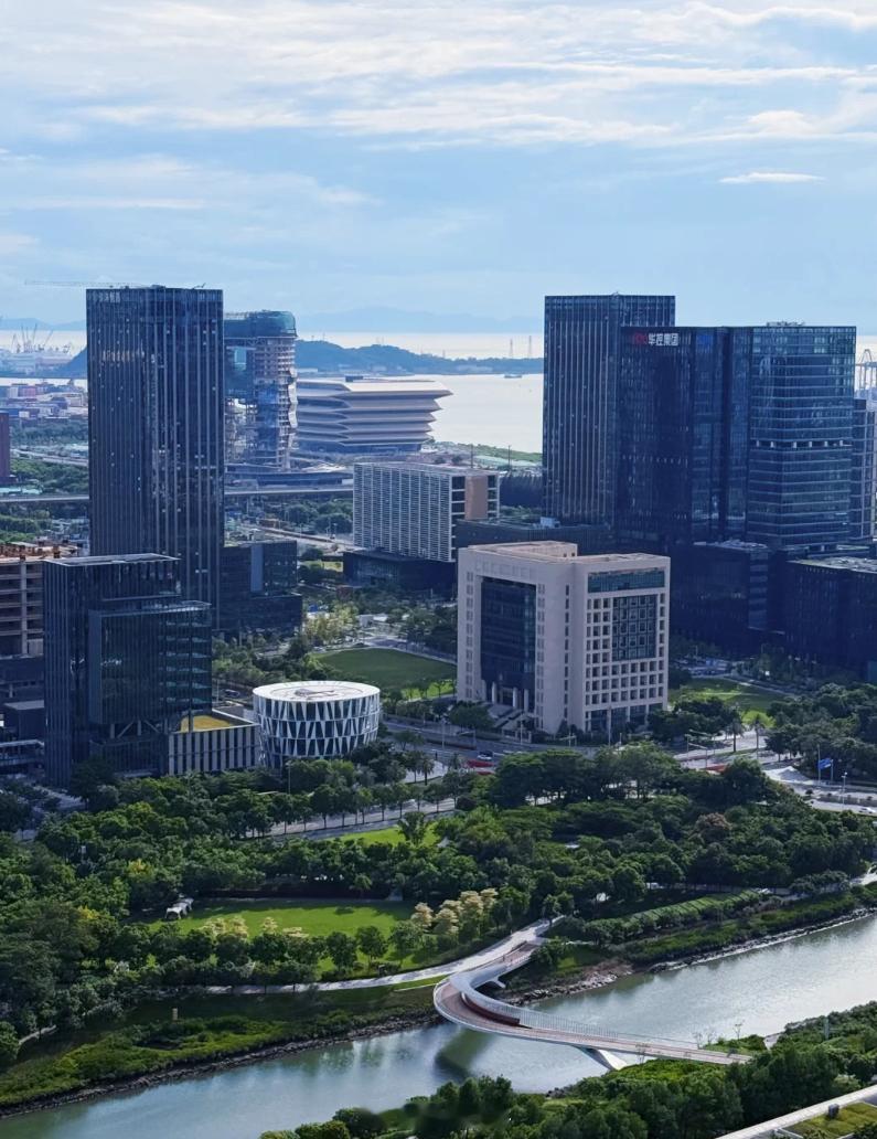 深圳前海255大平层新房，铁子的尊府，现在正在准备做51楼的全新样板房（好高）。