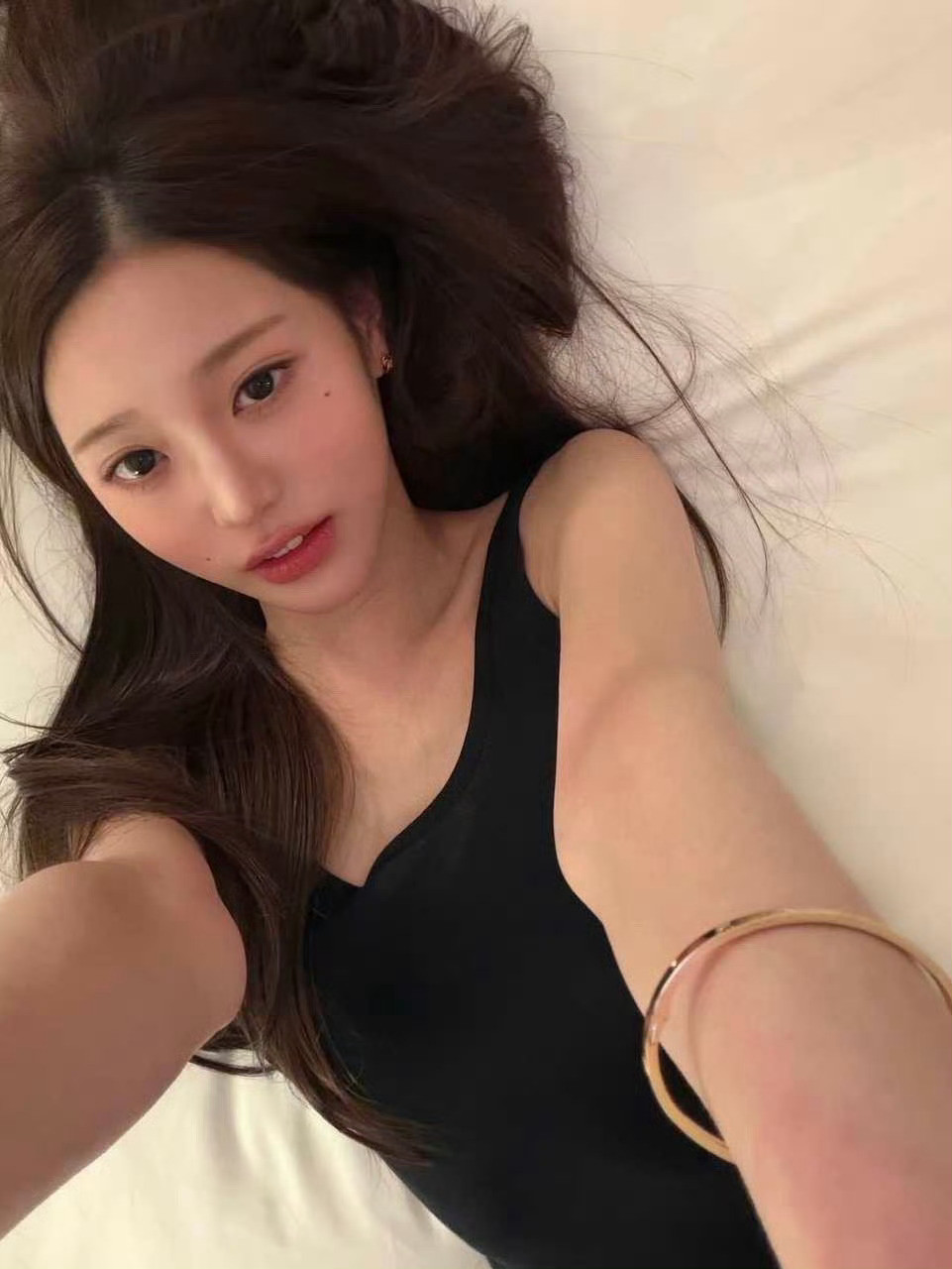 她拍的这都什么视角