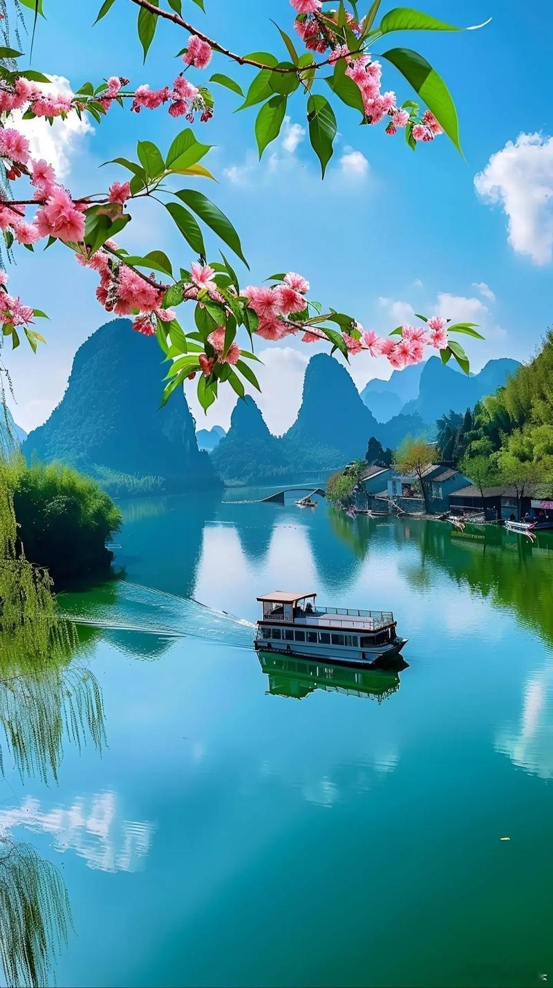 兄弟朋友们周六快乐，大家不管亏钱还是赚钱我们都要微笑迎接美好的一天，因为爱笑的人