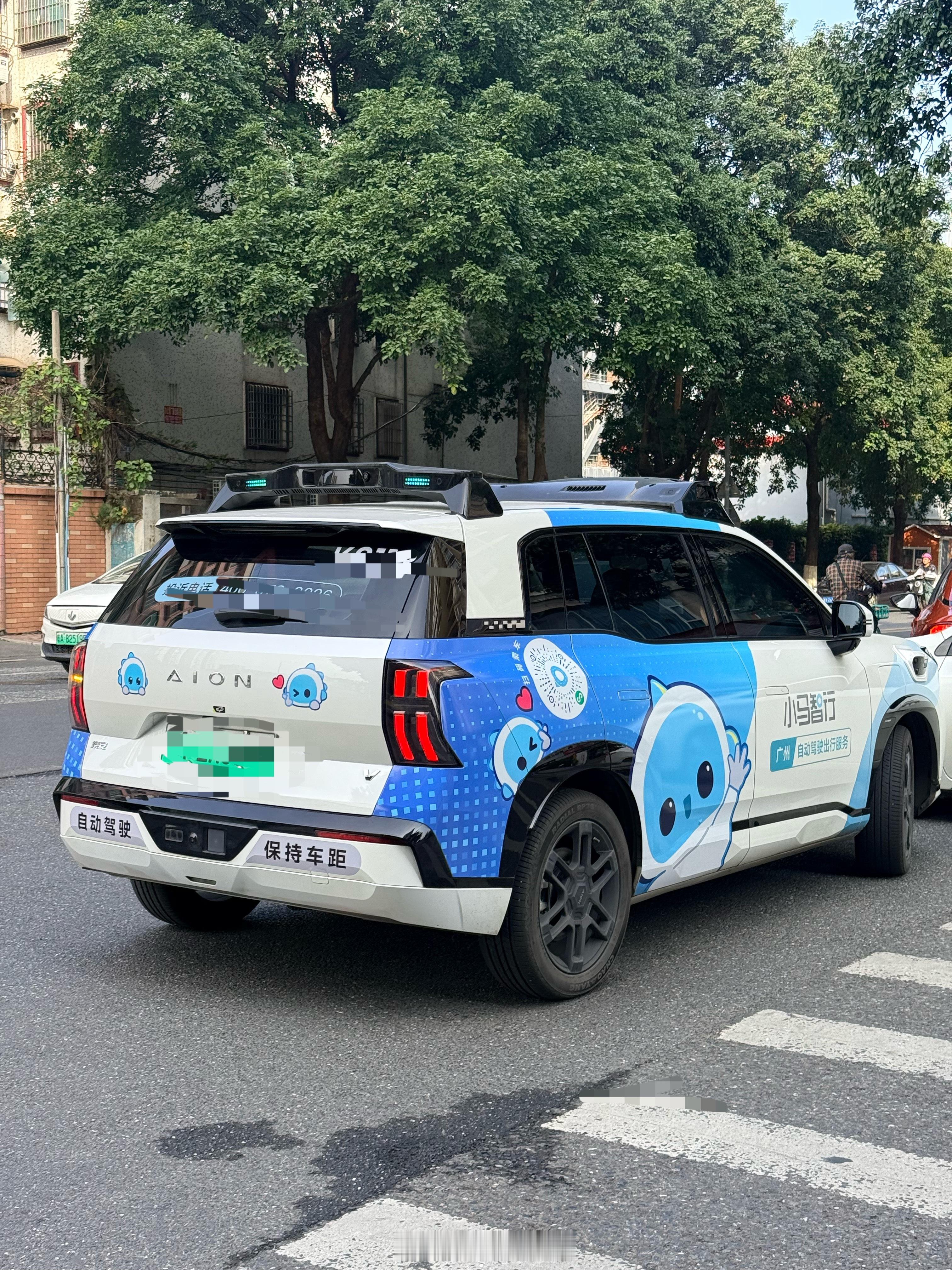 在好几个城市看到自动驾驶网约车了，但我从没坐过，大家有体验过的嘛