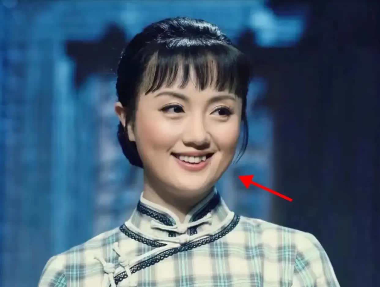 朱媛媛提过，当年在中戏念书的时候，她压根算不上班里最出众的漂亮姑娘。有一回，老师
