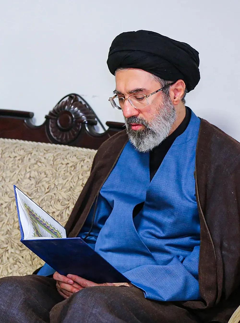 美国人又说了个笑话，说美国用了20年花了万亿美元，用塔利班取代了塔利班。而这一