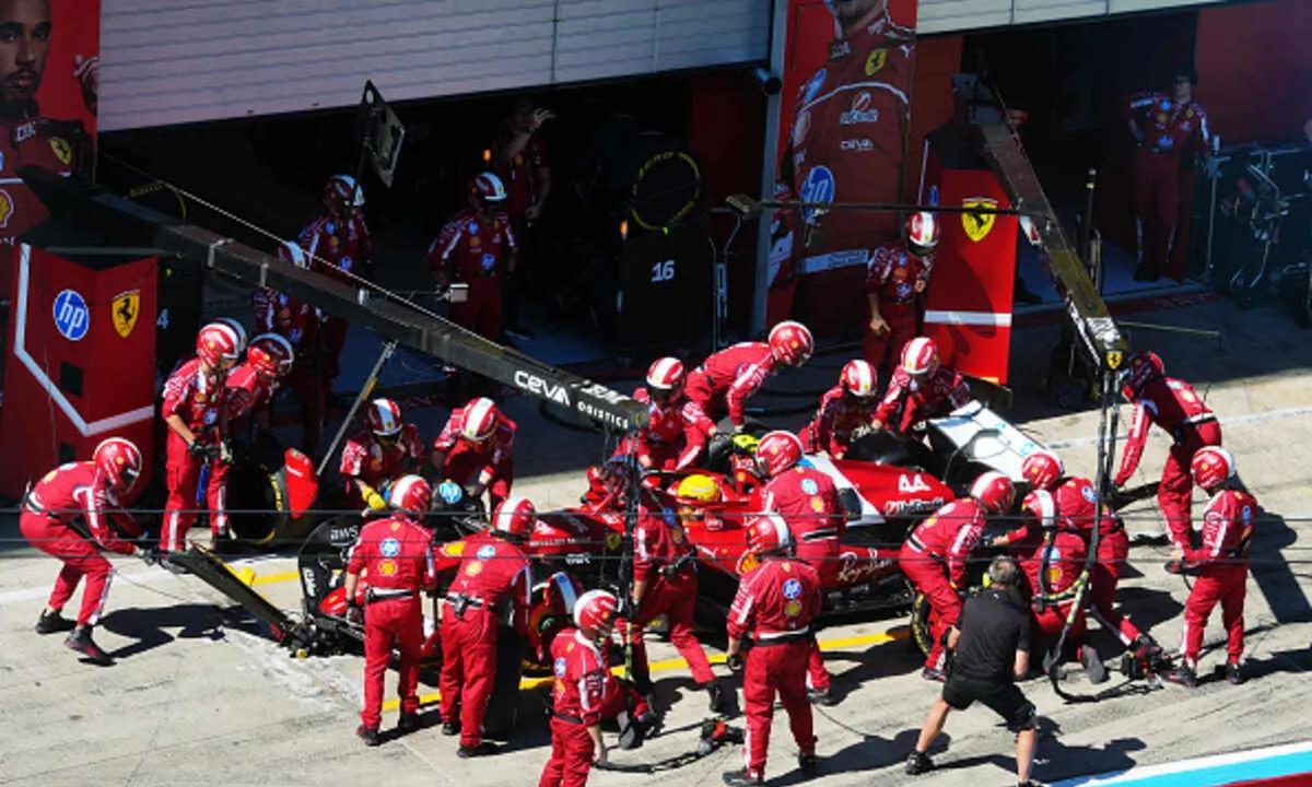 #f1#汉密尔顿-阿达米的策略差异导致无线电争论，汉密尔顿抗议无效：“我不
