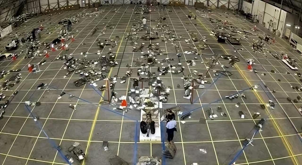 神舟二十号疑似遭空间碎片撞击返回推迟乘组改乘神舟二十一号：神舟二十号疑似遭空间