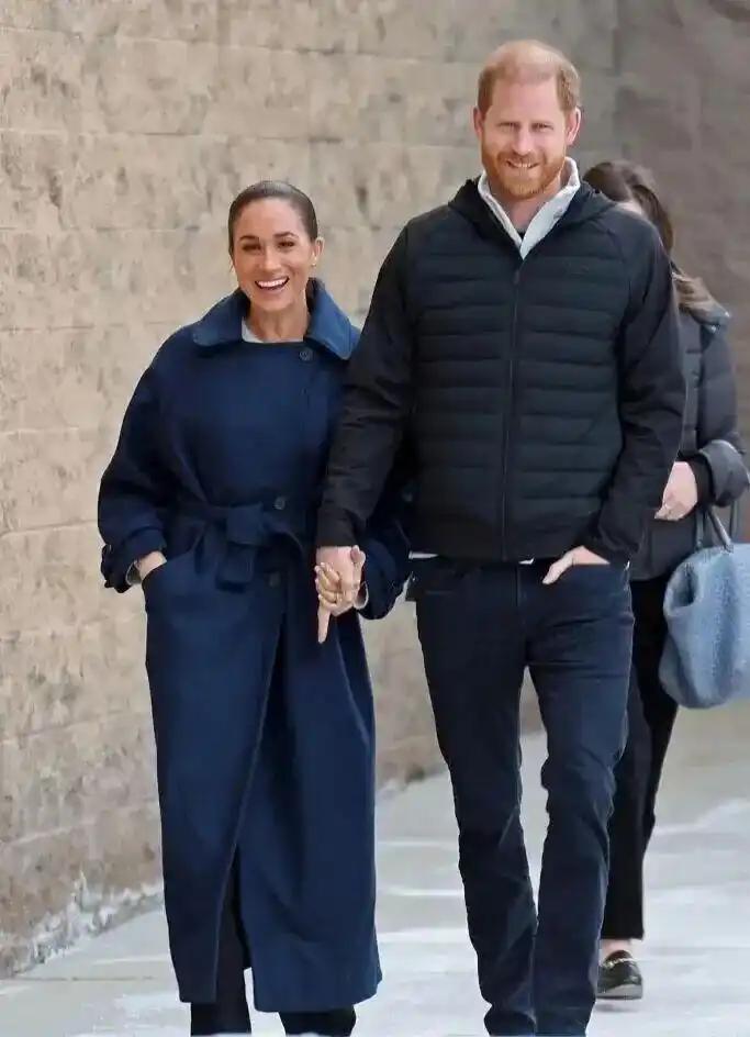 2026哈里梅根首个消息[大笑]梅根的父亲令她消停（烦恼）了一个月，哈里马不