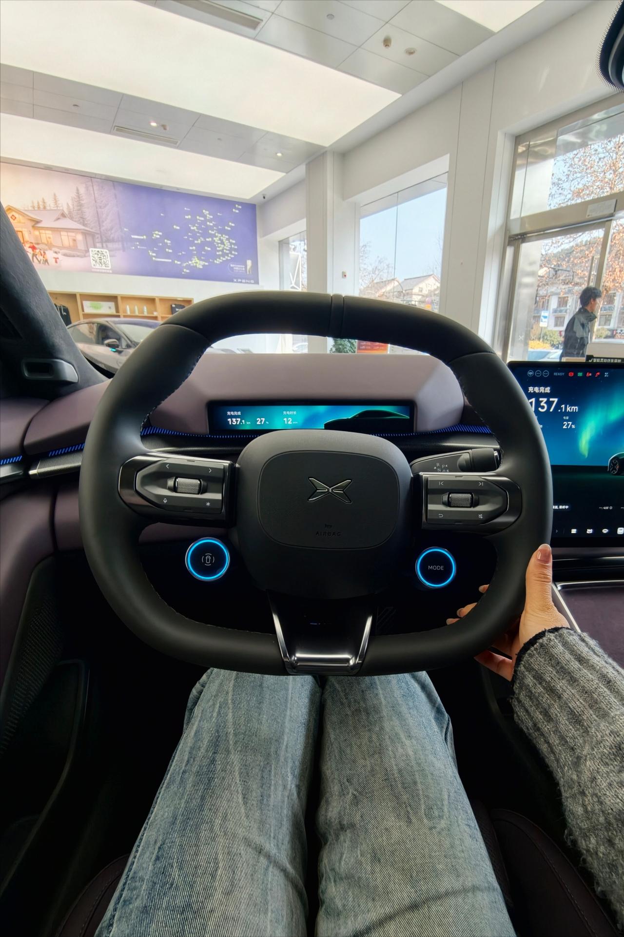 重度依赖智能辅助驾驶，只有两个品牌：问界、小鹏！为什么不说智界、享界，因为问界是