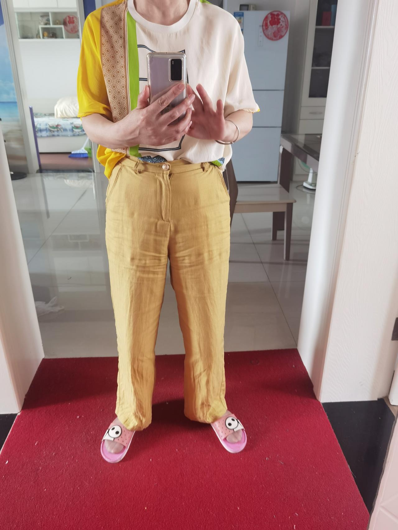 以后再也不买亚麻的衣服了，太难伺候了。这是我花300多元，在淘宝上买的亚麻长裤