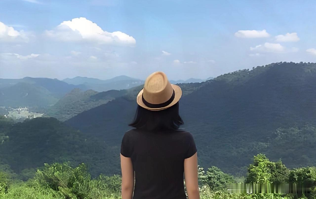 人没服老，身体先认怂了！我今年60岁，真谈不上老，但生活里的小细节，总能悄悄