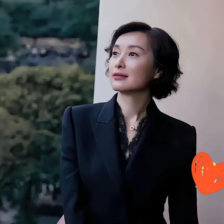 “吴越你退圈吧！”53岁演活朱枫封神，这让靠流量混圈的怎么活？说真的，她哪是
