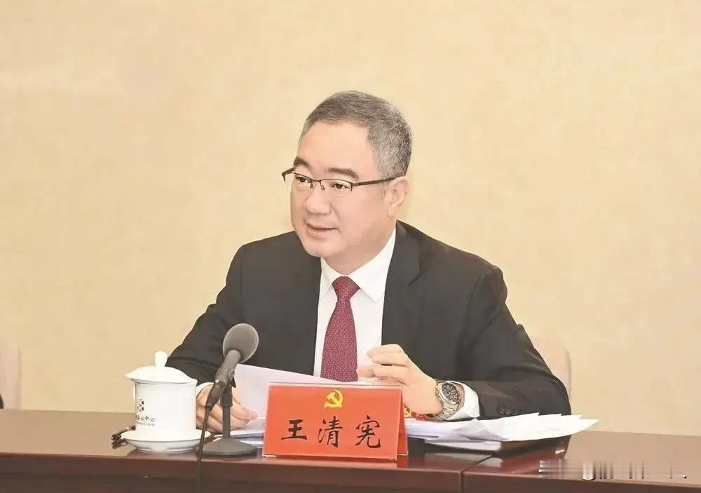 安徽的省委书记和省长，一天之内全换了人！梁言顺卸任书记，李乐成接棒，干了五年多省
