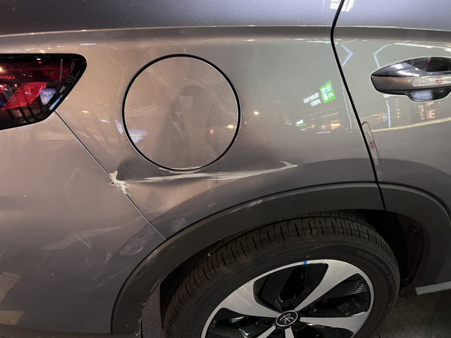 一个月不到一血一个月不到，就自己蹭了桥墩，不要看360倒车，太惨了，心疼死了