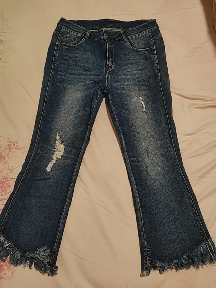 衣柜里有不少衣服已经超过10年。我换得比较快的只有内衣裤、袜子，和颜色旧了会影