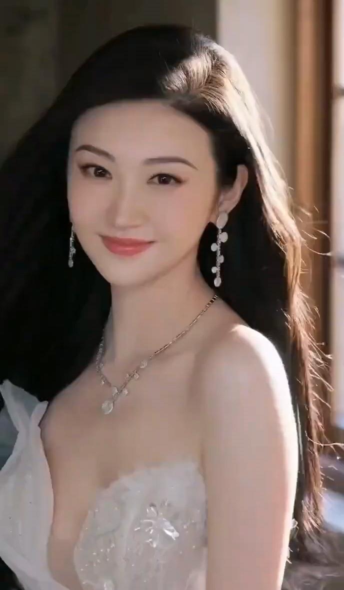 景甜太美啦[赞][赞]娱乐肤白貌美美