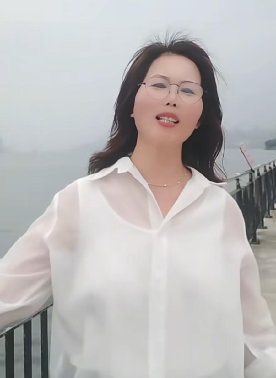 网传小杨阿姨辞职原因原来是这个。据传马筱梅直播时透露小杨阿姨辞职时正好赶上玥玥