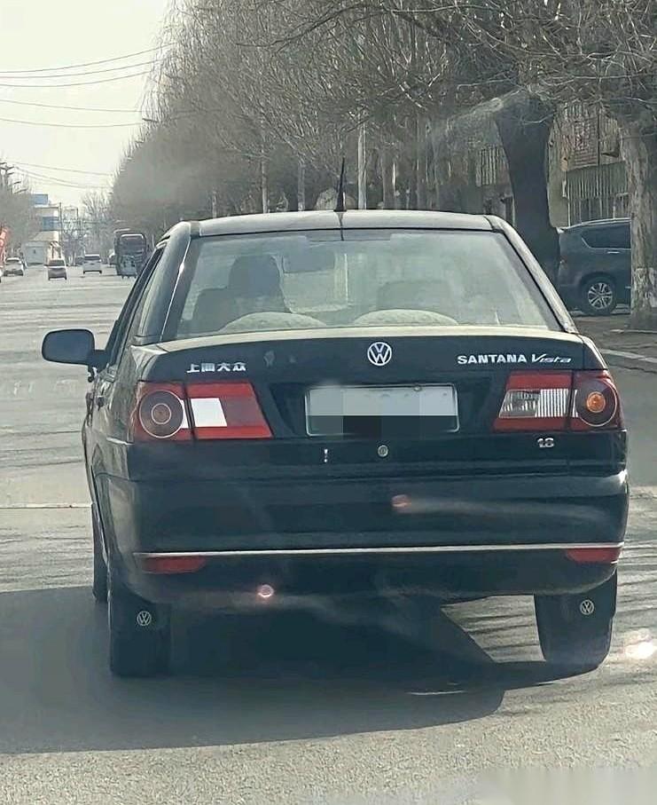 我勒个去！真就是人在江湖漂，哪能不挨刀，可这刀还没落稳呢，后边的“服务”就排着队