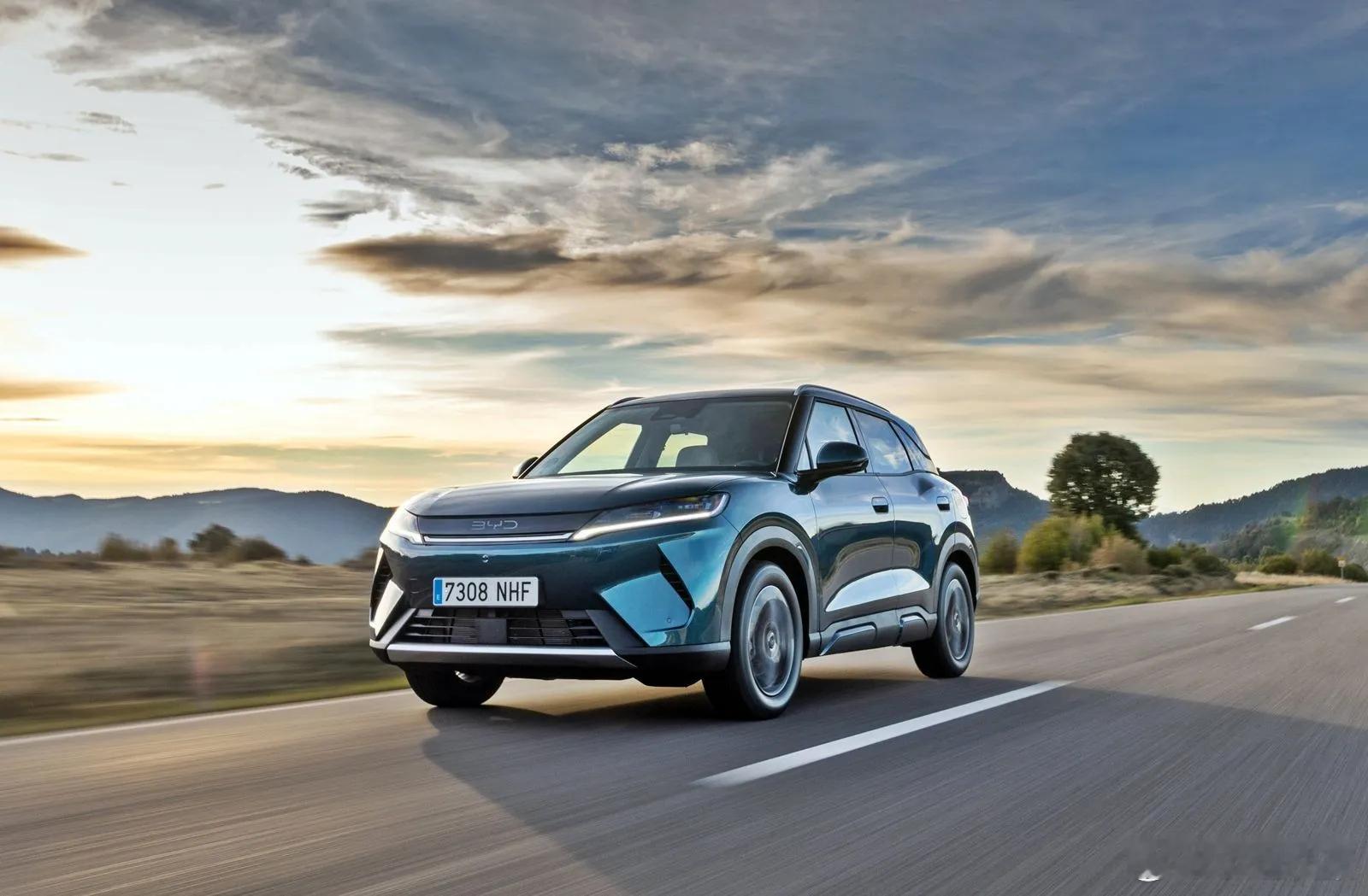 比亚迪元UPDM-i，欧洲首发亮相！纯电续航90公里、综合续航1000公里。