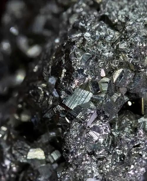 够中国用2万年！我国攻克世界级难题，抢先美国建造“无限能源”！中国地下藏着一种特