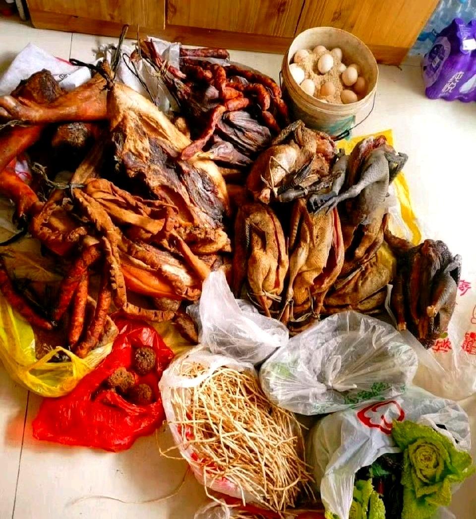 图一是婆婆给的，图二是娘家妈给的，这对比也太扎心了吧！说实话，没有对比还真发现