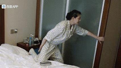 这是2019年大s拍综艺时的样子，她的身体已经很不好了。当时她结婚才8年，“10