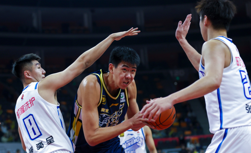 朱芳雨将再度出手，召回杜锋的爱徒？还真有这个可能！就在上场遭遇战，当广州队以88