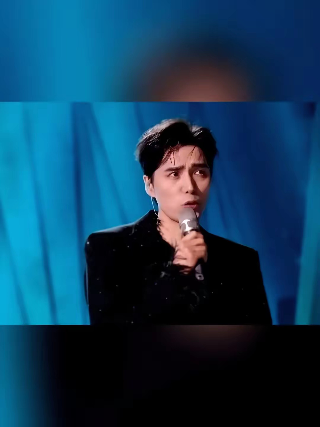 我问一个学音乐的朋友：​我觉得阿云嘎唱的比陈楚生好听，为啥被淘汰了？​我朋友白了