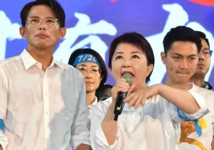 卢秀燕彰显霸气与担当，挥剑直指赖清德。昨天国民党在台中洲际迷你蛋，举行“反恶罢