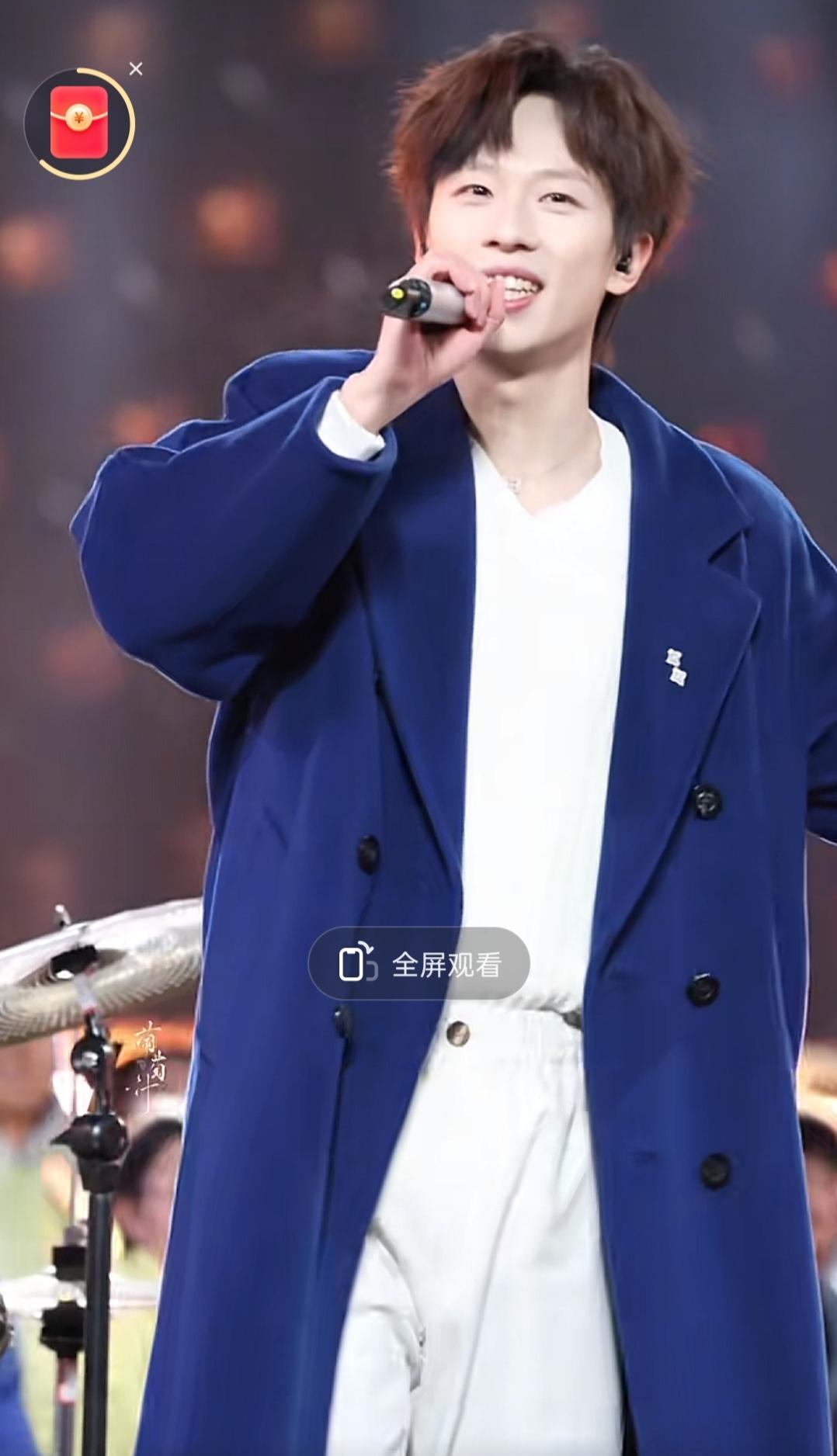 林高远在跨年晚会掀起了一股热潮，歌好人帅，这个国乒左手，以前太低调了。要颜有颜，