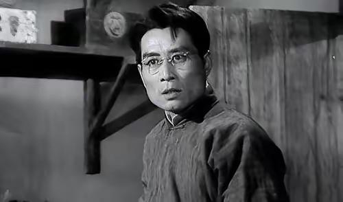 🌛1943年，害死200多人的大叛徒缪庄林跑回延安，找到李克农自首。岂料李