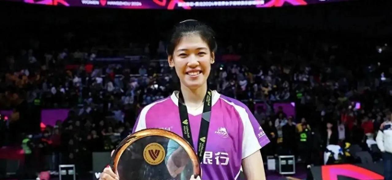 李盈莹受伤成全吴梦洁获得MVP，因为MVP只能出自冠军队2025赛季女排联赛的