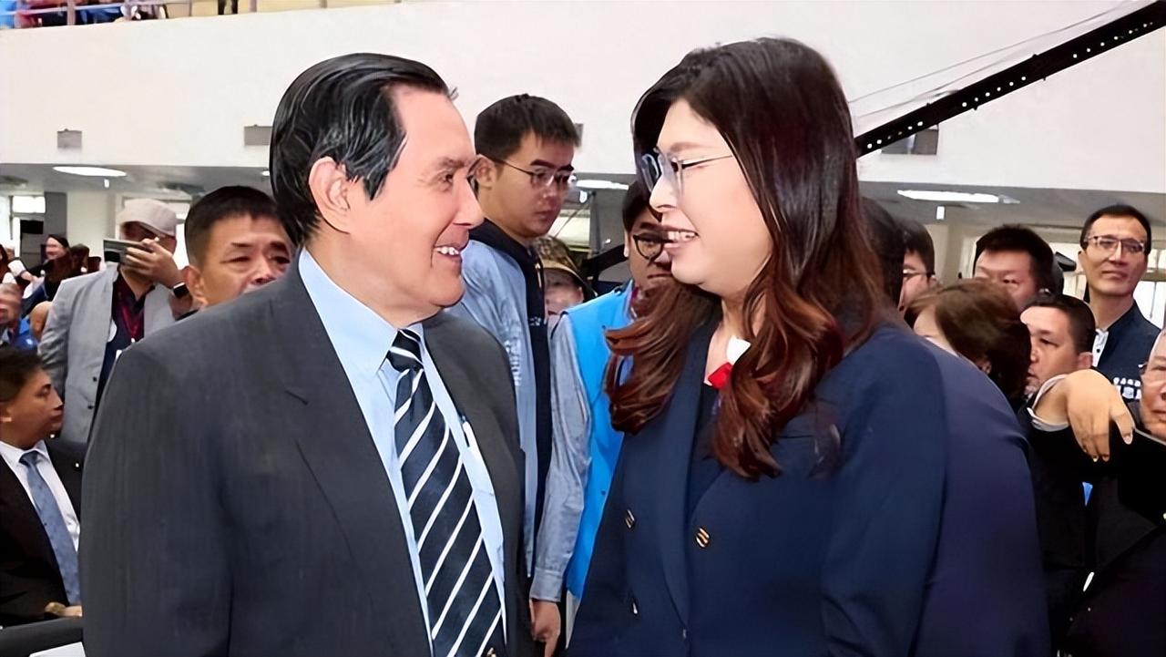 虽然国民党一直被舆论戏称“内斗内行、外斗外行”，但是不得不承认，郑丽文、马英九在