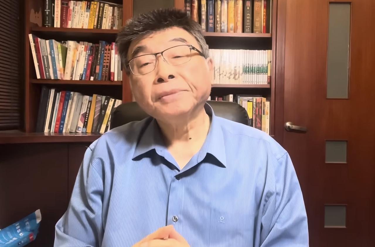 刚读了邱毅老师的一篇帖文，他把近期岛内一连串事件串起来做了番剖析，不少判断确实切