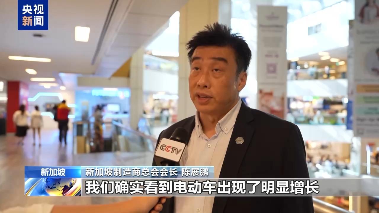 新加坡困难时候还没到央视近期采访新加坡，新加坡人诉苦：据新加坡制造商总会介绍