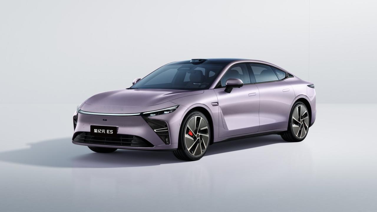 2025款星纪元ET作为星途旗下的中高端纯电SUV，在技术配置上有不少可