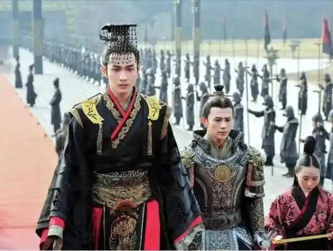 朱元璋第一大失误是由朱允炆接位，庶出。第二是命不好，太子朱标死了，太孙朱雄英也死