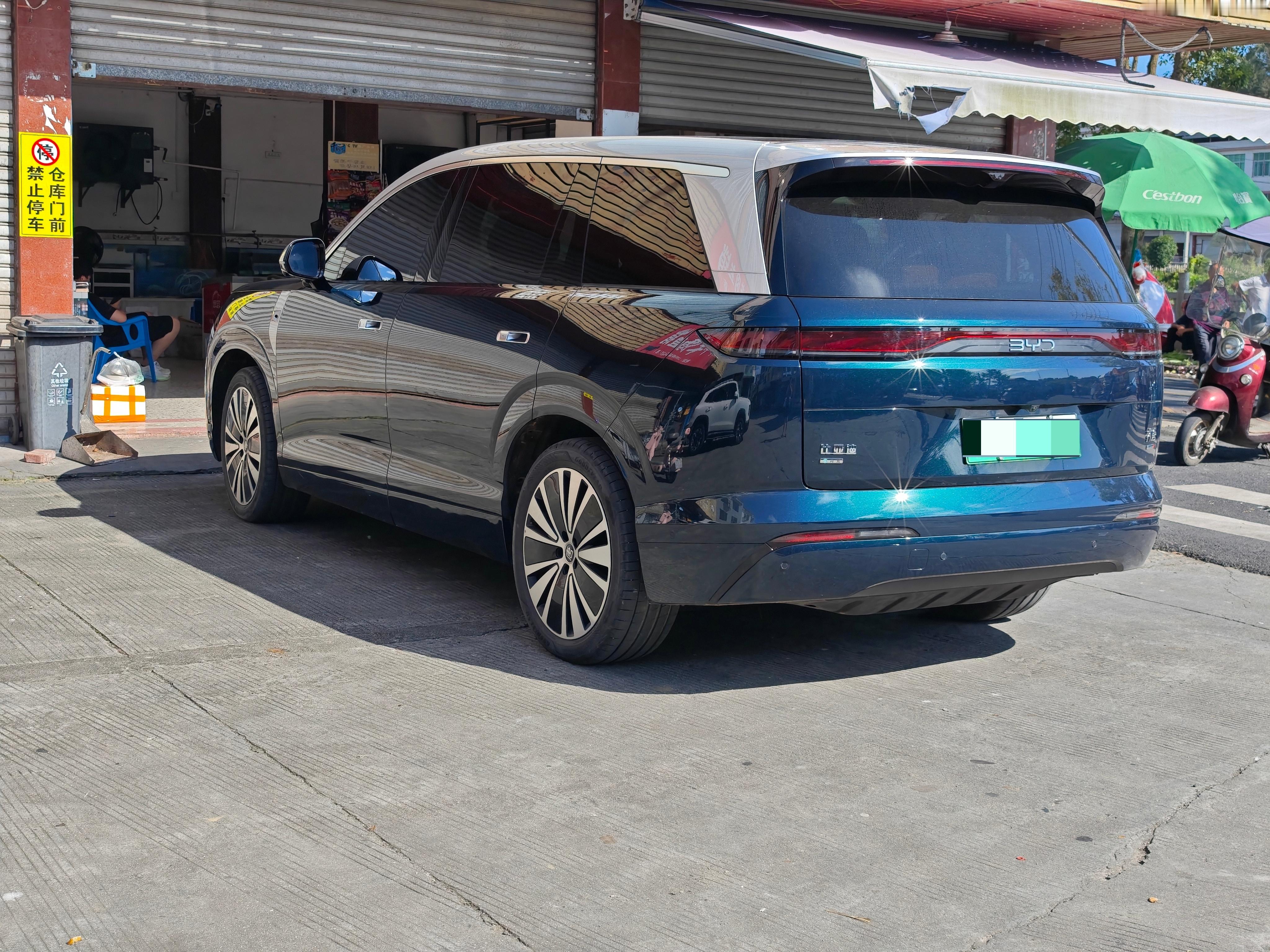 去菜市场买菜，看到了辆大唐新能源汽车﻿