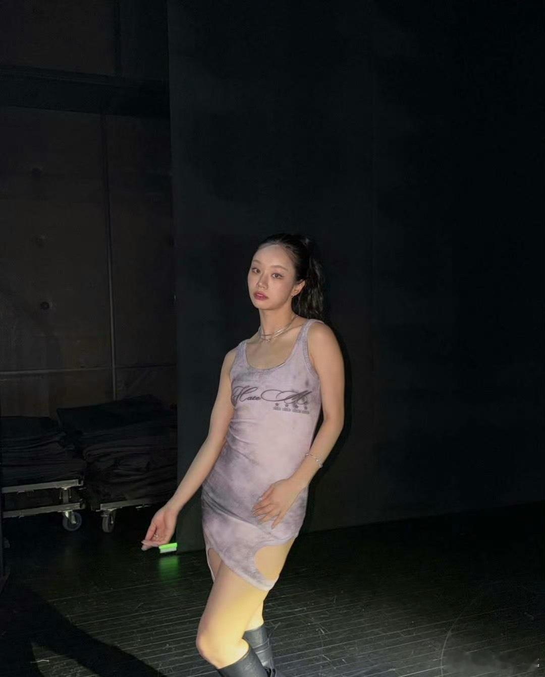 惠利回应有小肚子.最可笑的不是有人盯着女明星肚子看，而是男演员增重几十斤被夸敬
