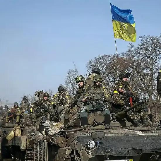 乌军在红军城的反击成功难度极大。从战场局势来看，当下红军城形势对乌军极为不利