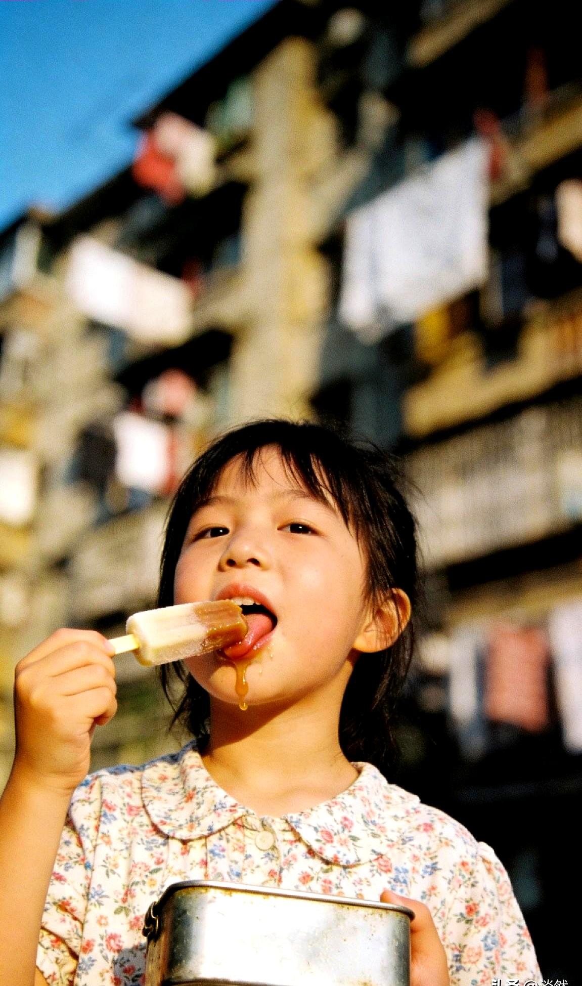 谁能想到，翻老爸手机通讯录，发现他通话最多的竟是我那个表弟！按理说表弟有事该找