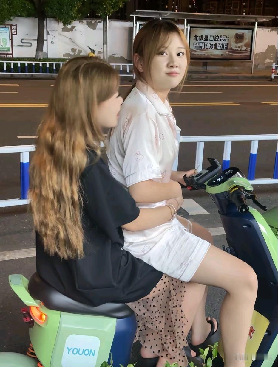 现在的00后为啥都那么好看呢，8090都没法看啊！