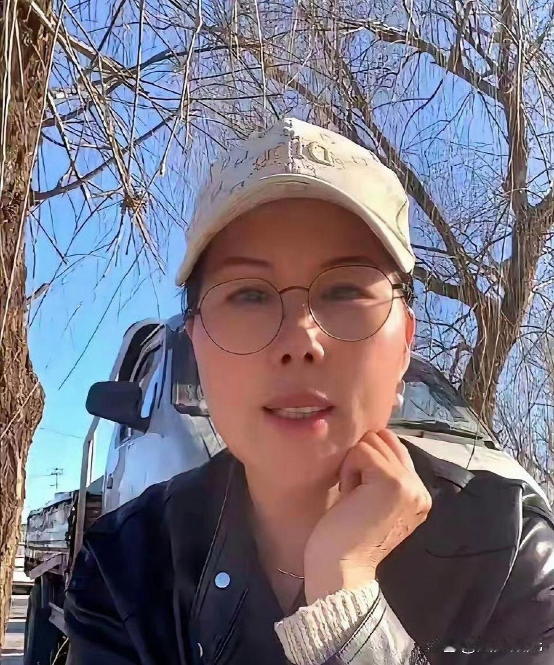 张兰家大概率不会再留小杨阿姨了，并非她干活不好或是孩子不待见，实在是没这个需求。