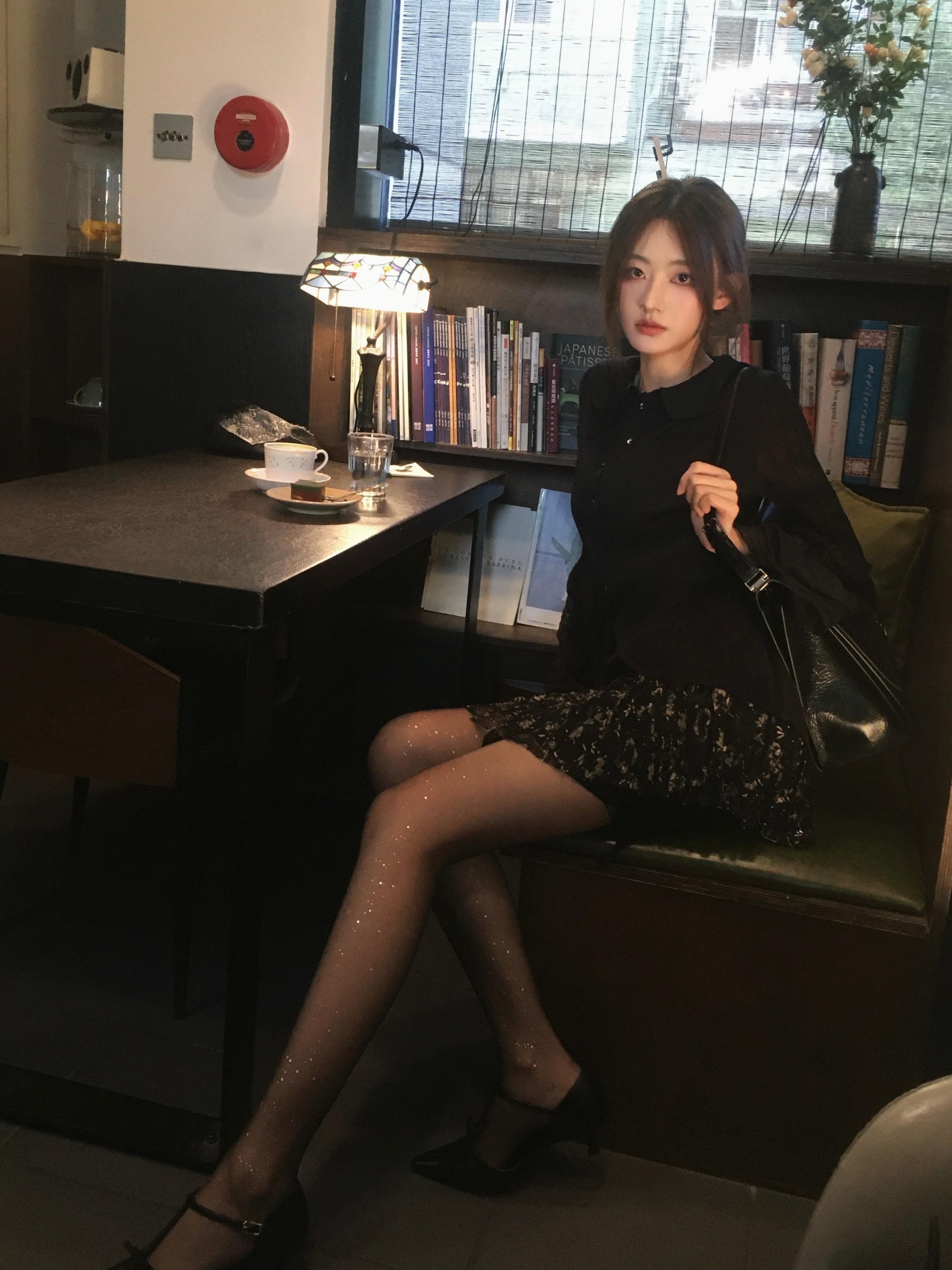 杨雨潼🖤黑色氛围感