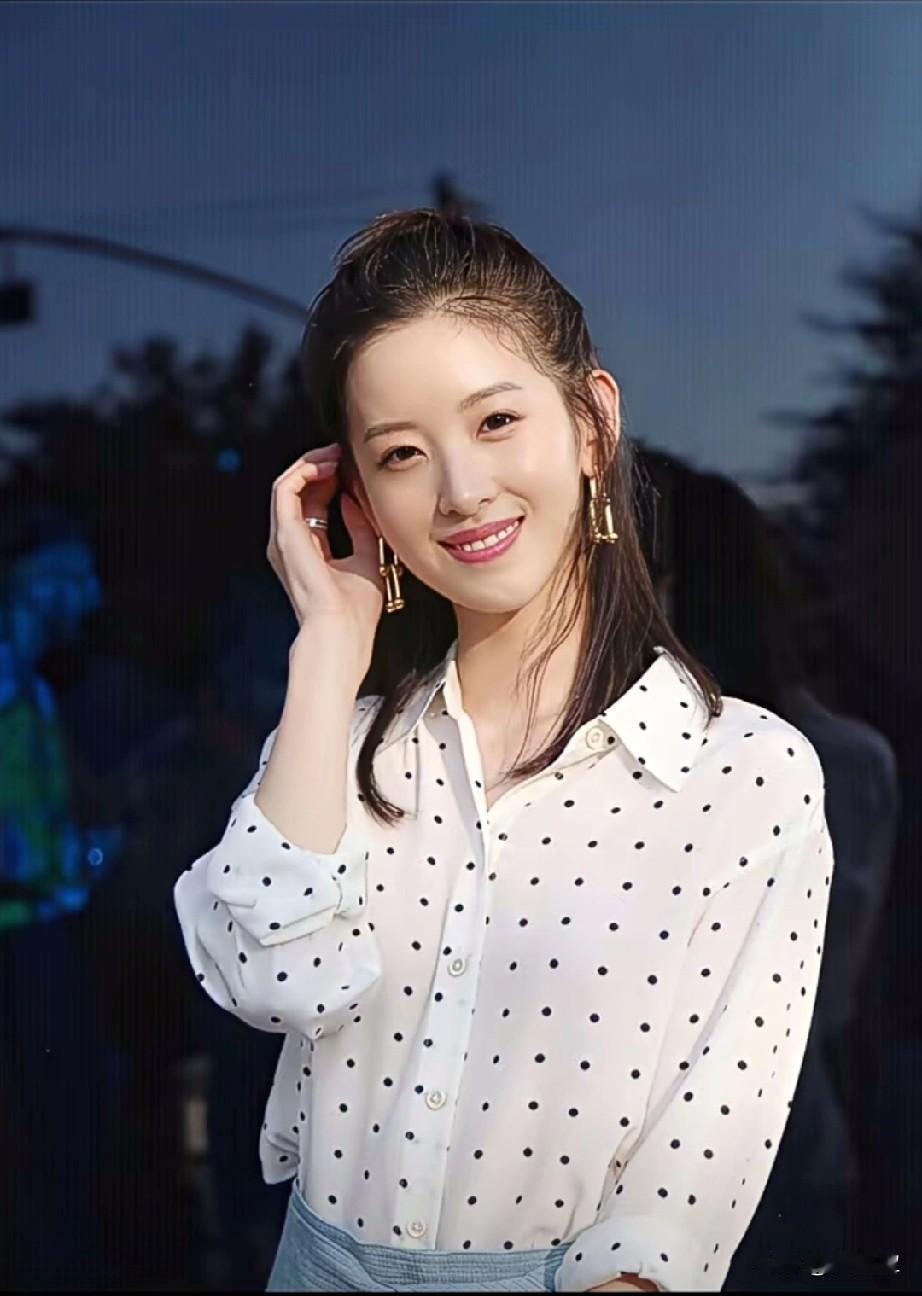 霸道总裁爱上她！宿迁第一美媳妇，是宿迁人的骄傲。章泽天关联9家企业（7家存续