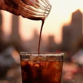 男子3年喝咖啡花3.7万！一天两三杯喝掉金手镯，这瘾也太大了！苏州大哥查咖