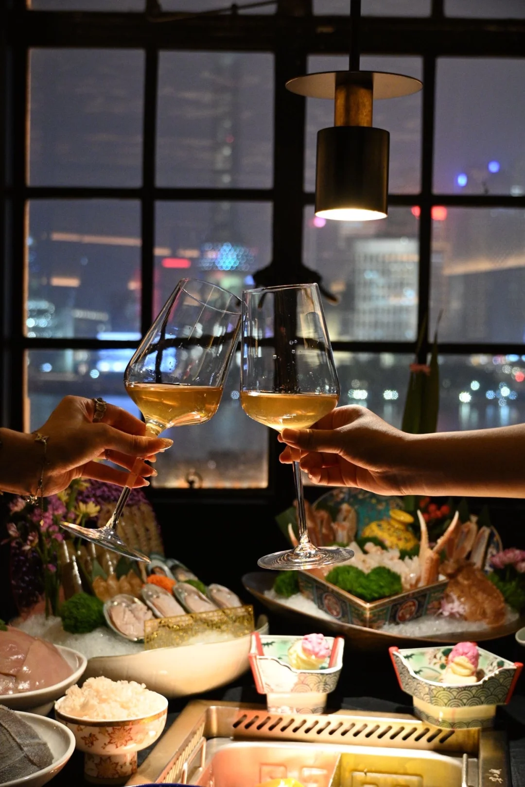 在上海C位吃海鲜江景火锅是种什么体验？！