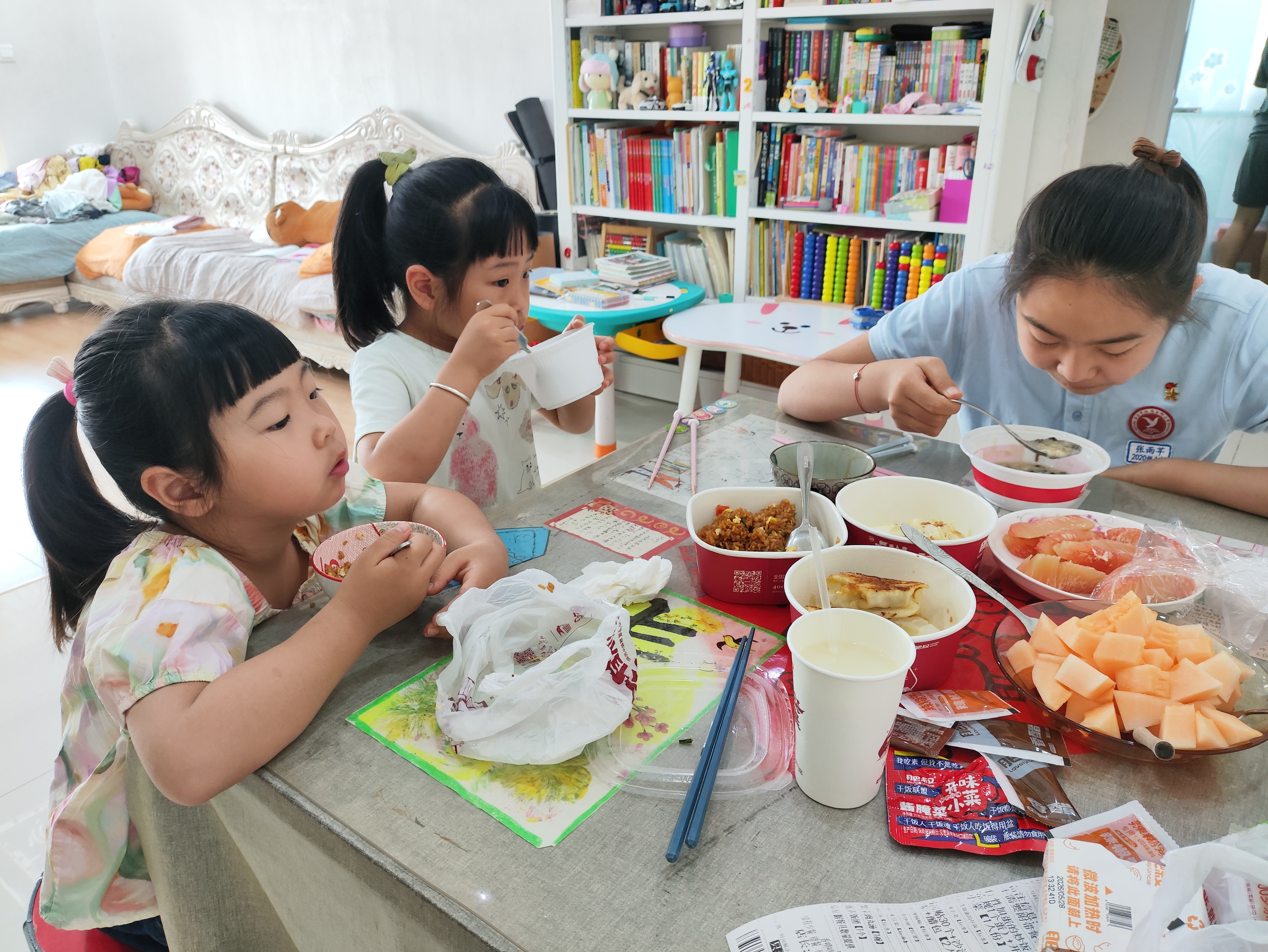 琦妙依吃兰么好好吃饭