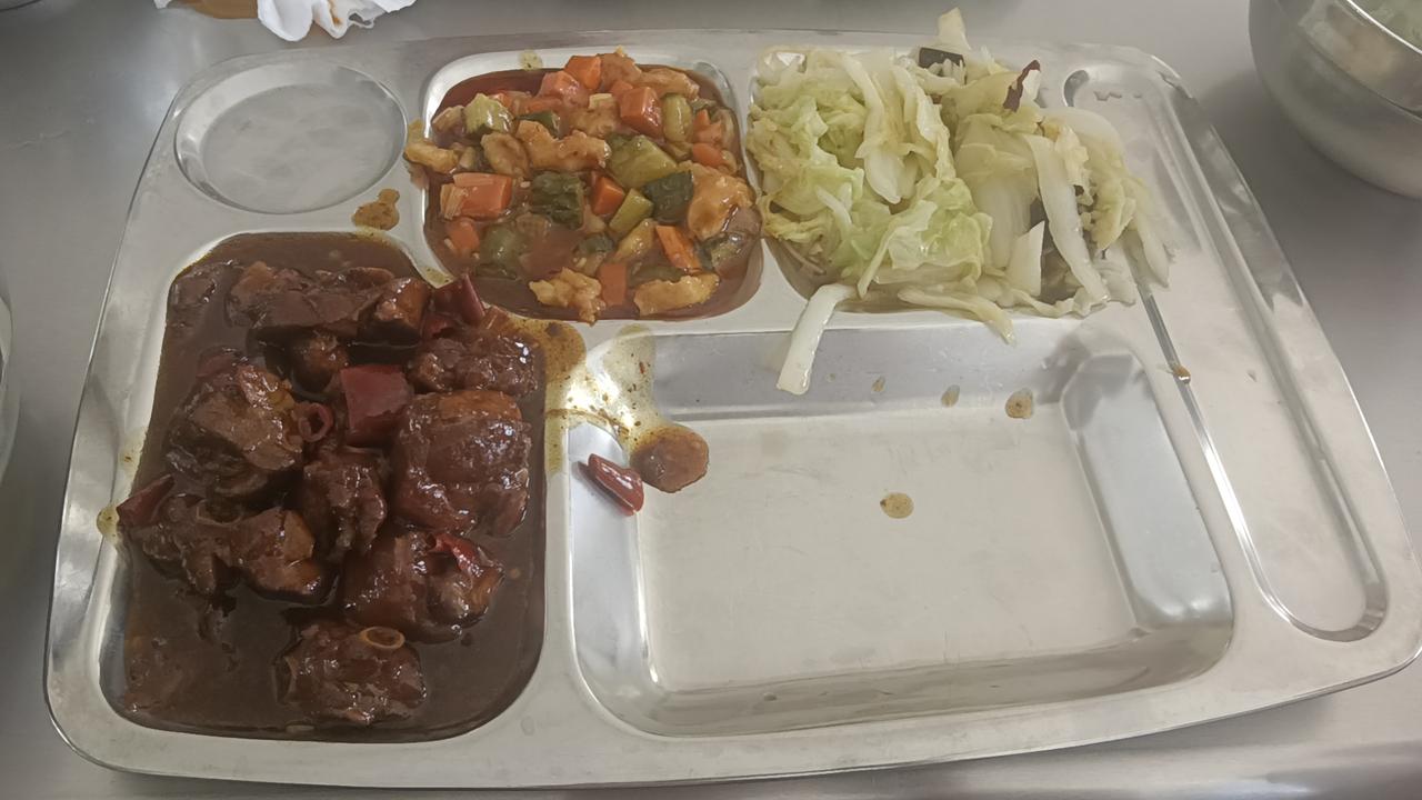 之前一直默认脂肪肝是胖人的专属，直到上个月单位体检，1米78体重才112斤的同事