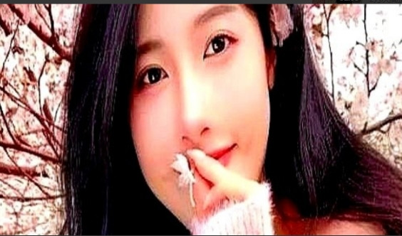 我有一个表妺，本以为她读了卫校，会成为一名护士，可谁知天意弄人，到找工作那段时间